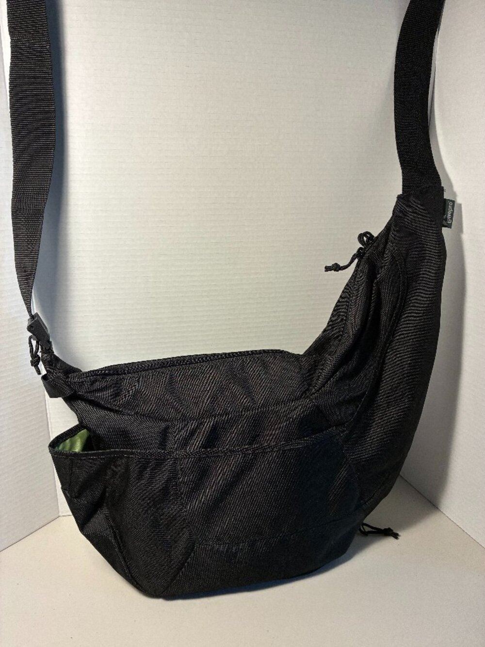 Lowepro Passport Sling DSLR Camera Bag Black 1-Shoulder Expandable w/ Inserts